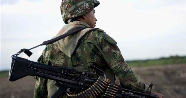 Kolombiya'da pusuya düşürülen 15 asker öldü