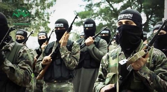 Direnişçiler Halep'te iki bölgeyi ele geçirdi