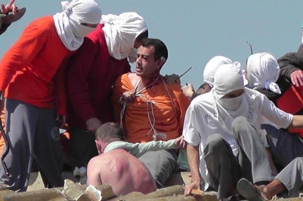 Hapishane isyanında kafa kestiler