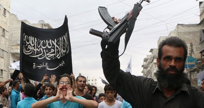 Direnişçiler İdlip'te ilerliyor