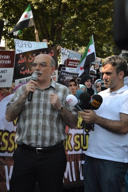 Hama katliamı protesto edildi