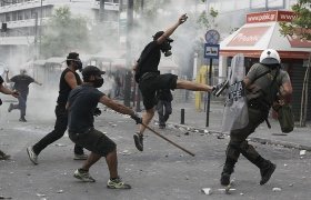 Atina savaş alanı gibi