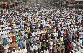 Bangladeşli Müslümanlardan milyonluk gösteri
