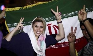 İran Zaferini Kutluyor