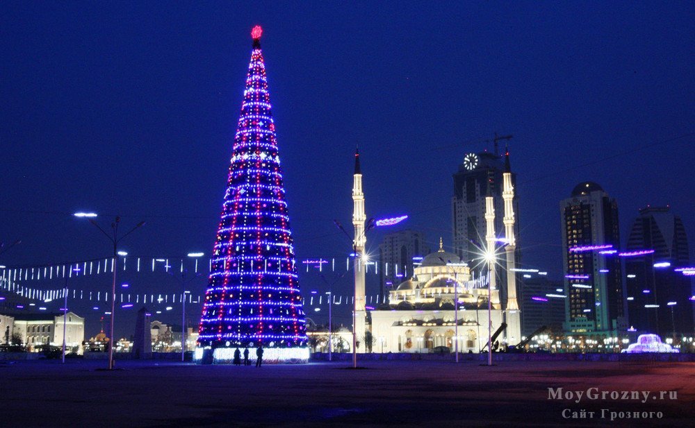 Çeçenistan'da dev Noel ağacı