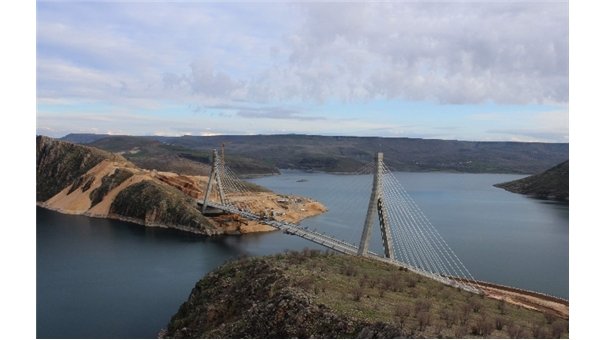 Türkye'nin en büyük 3. köprüsü tamamlandı