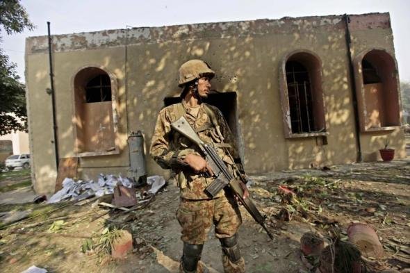 Pakistan'da Taliban'a saldırı