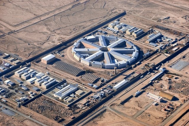 ABD, Avrupa'daki bazı askeri üslerini kapatıyor