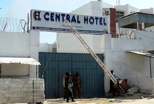 Somali'de otele bombalı saldırı