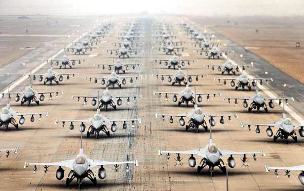 Diyarbakır'da uçak hareketliliği