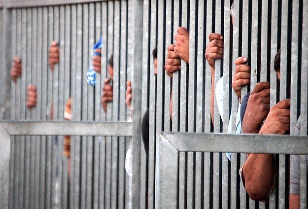 Suriye'deki hapishanelerde 215 bin tutuklu var
