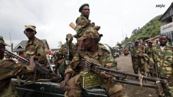 Basın toplantısını askerler bastı