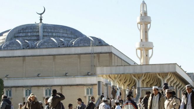 İtalyan hükümetinden 'cami karşıtı' yasaya karşı hamle