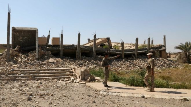 Şii militanlar Saddam'ın mezarını yıktı