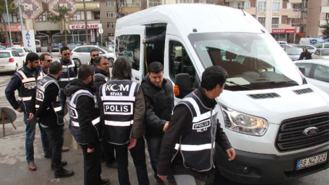 Serbest bırakılan 5 polis hakkında tutuklama kararı