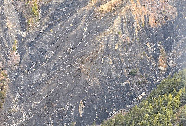 'Pilot uçağı kasten alçalttı'