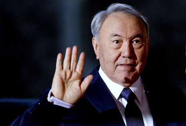 Nazarbayev yeniden devlet başkanı seçildi
