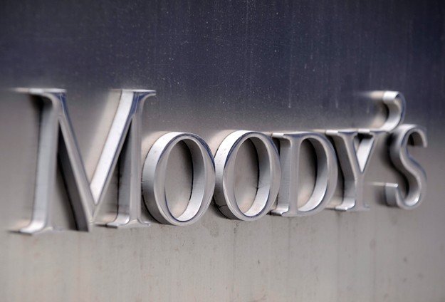 Moody's Yunanistan'ın notunu düşürdü