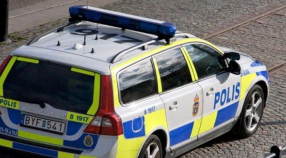 İsveç'te polis aracı öğrencileri ezdi