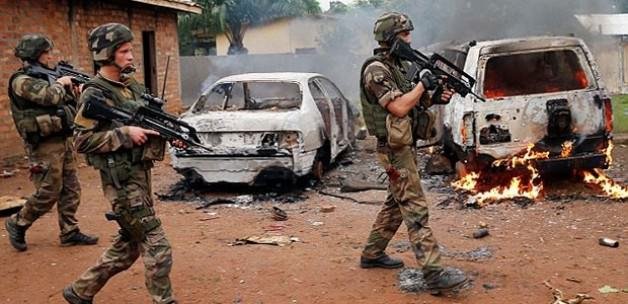 Fransız askerler çocuklara tecavüz etti