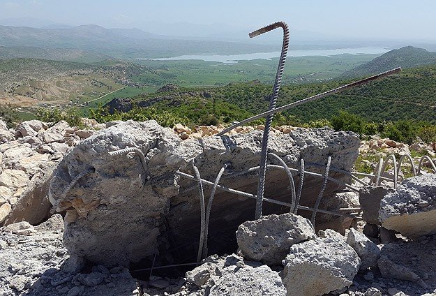 Silvan'da korucu noktasına saldırı