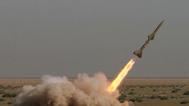 İran'dan 2 balistik füze denemesi