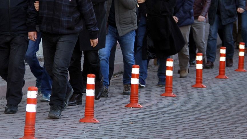 FETÖ şüphelisi 46 eski polise gözaltı