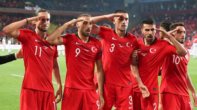 Erdoğan: UEFA'nın siyasi tavrını reddediyoruz