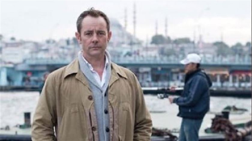 Eşine yurt dışına çıkış yasağı kondu Eşine yurt dışına çıkış yasağı kondu