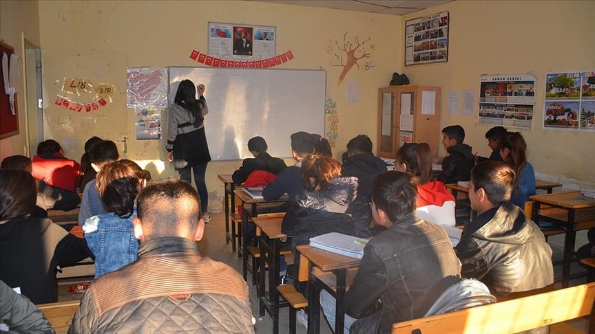 Terör mağduru öğrencilerin telafi eğitimi başladı