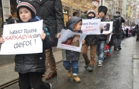 Putin'e Kafkas Çocuklardan Sessiz Protesto